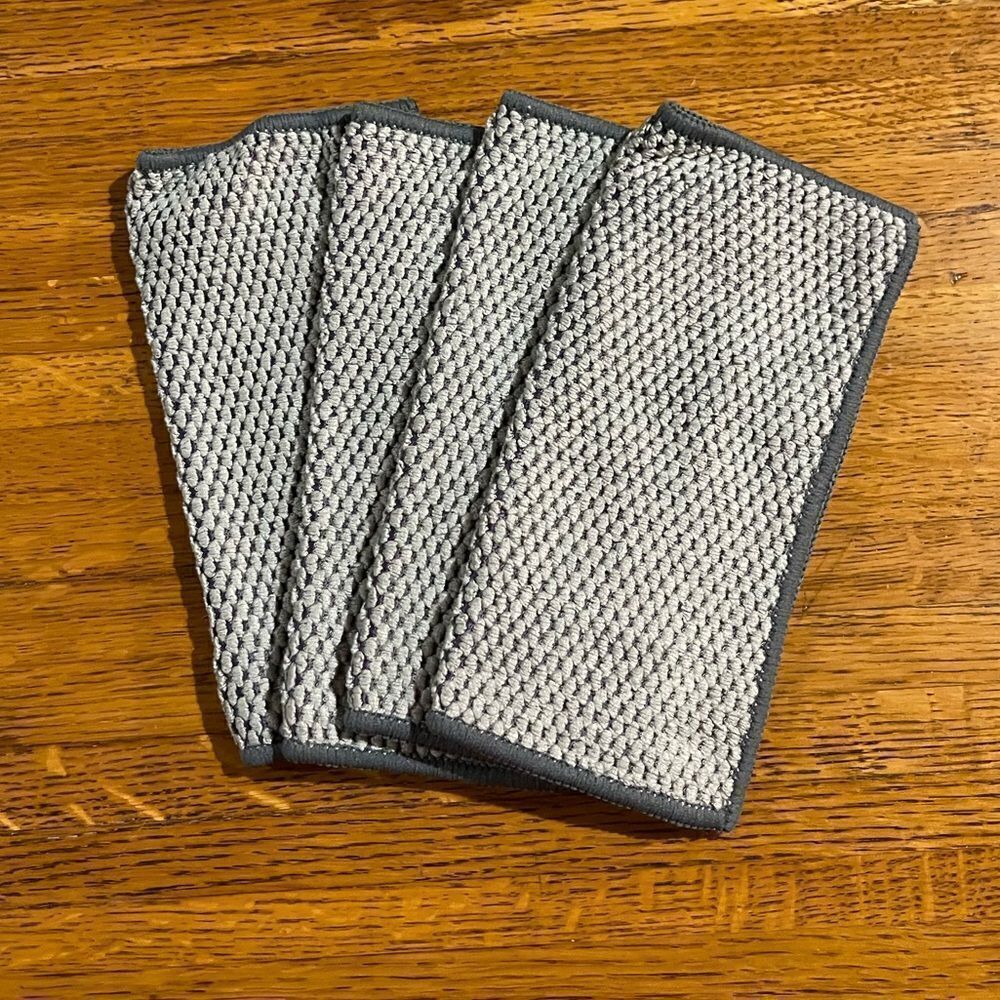 Norwex Napkins Set of 4 Graphite with dark trim NWOT
